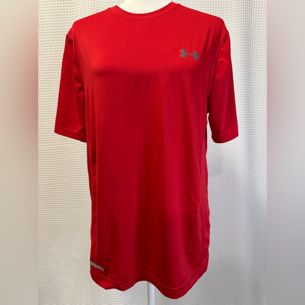 Pre-Owned Under Armour HeatGear Men’s Fitted T-Shirt - Red - Size M